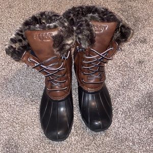 Cheetah sperry duck boots size 3 in kids